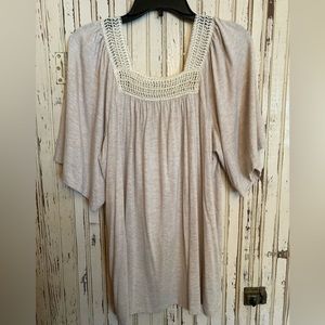 Like new women’s top